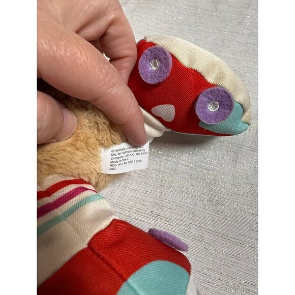 Hallmark Special Delivery Roller Skating Singing Pup Plush - Picture 8 of 9